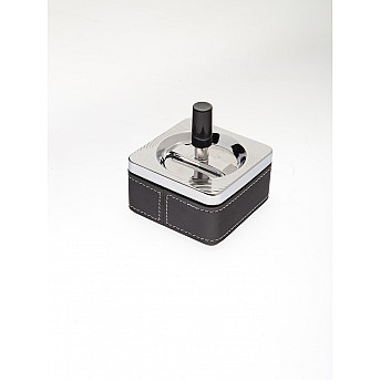 Пепельница S.Quire квадратная, сталь, покрытие никель + иск. кожа, серебр. с чёрной вставкой